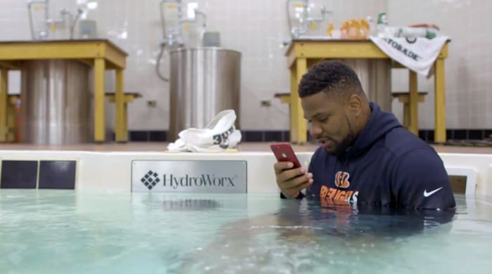 vontaze-burfict-hot-tub.jpg